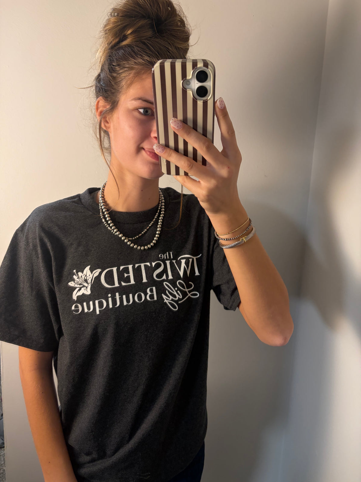The Twisted Lily Boutique  T-shirt (white)